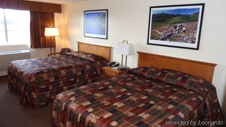 Woodlands Inn & Suites Fort Nelson Eksteriør billede